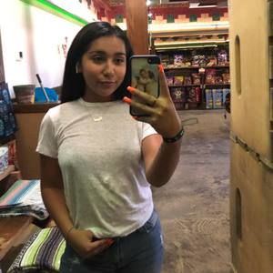 Meet your Posher, Raquel